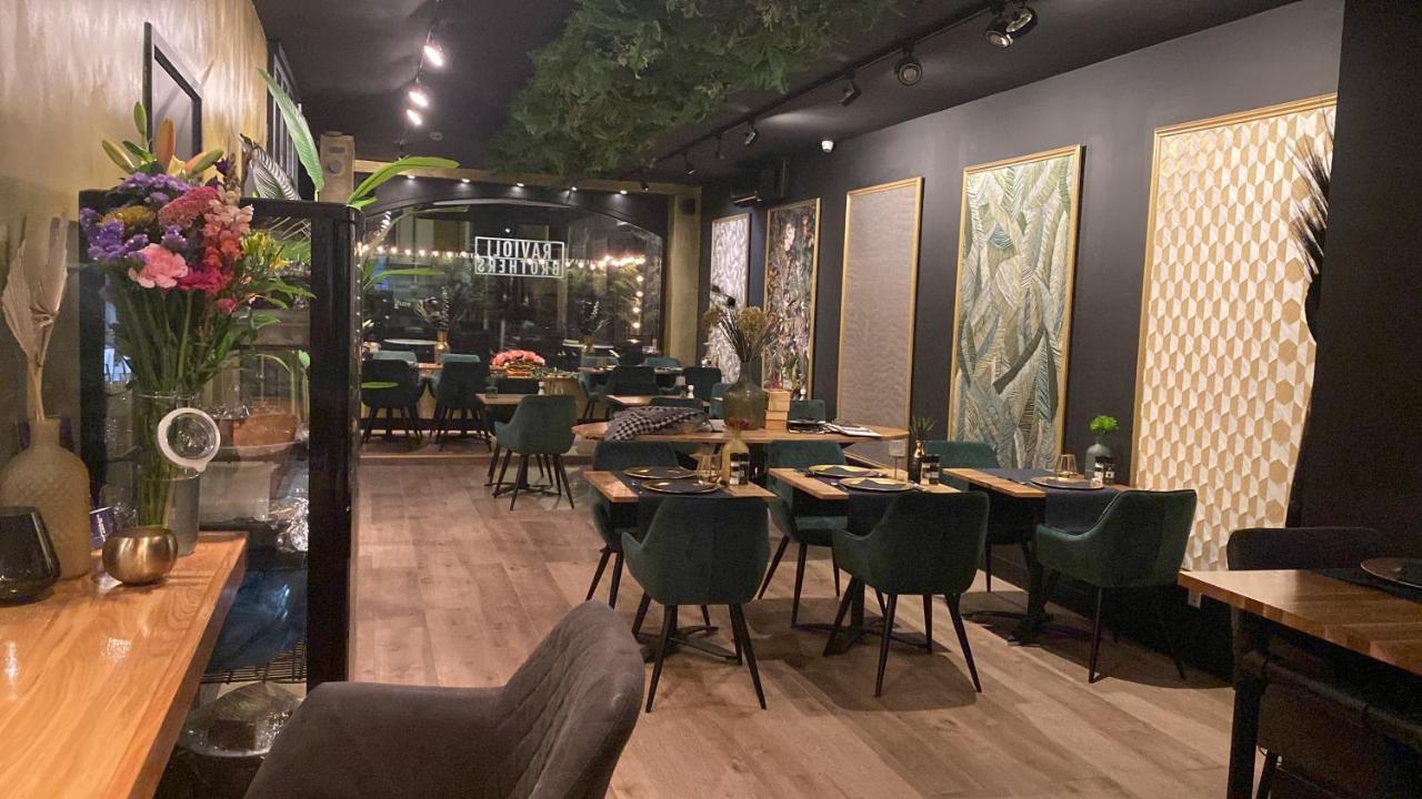 Boutique Hotel Ravioli Brothers Гаага Экстерьер фото